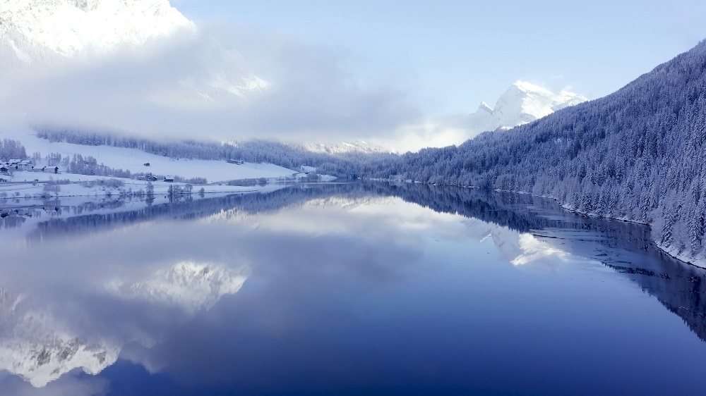 4K风景片_冬季雪花山间房屋晚霞湖面素材 第3张 4K风景片_冬季雪花山间房屋晚霞湖面素材 第3张